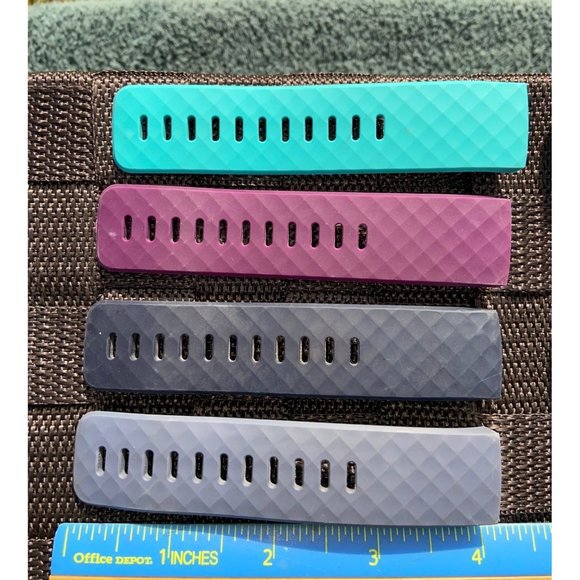 Fitbit Charge 3 Silicone Bands Set of 4 - Picture 5 of 7